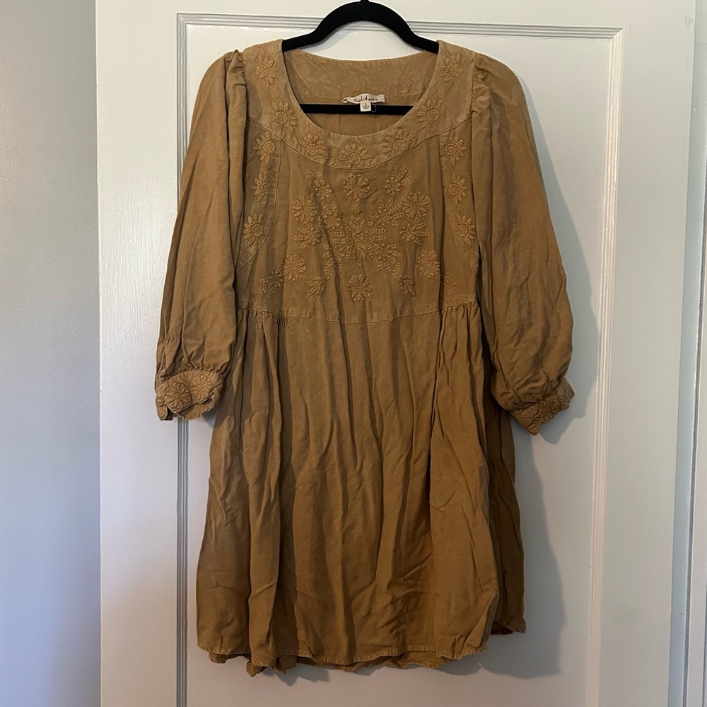 2/$22 ✨ camel color boho long sleeve mini dress with floral detail